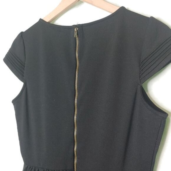 Elle dress womens size 12 Fit-Flare black cap sleeve pleated detail - Picture 6 of 8